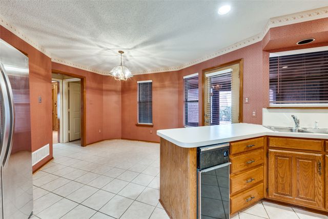 4307 Waycross Drive, Arlington, TX 76016