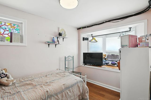 229 W Flint Street, Lake Orion, MI 48362