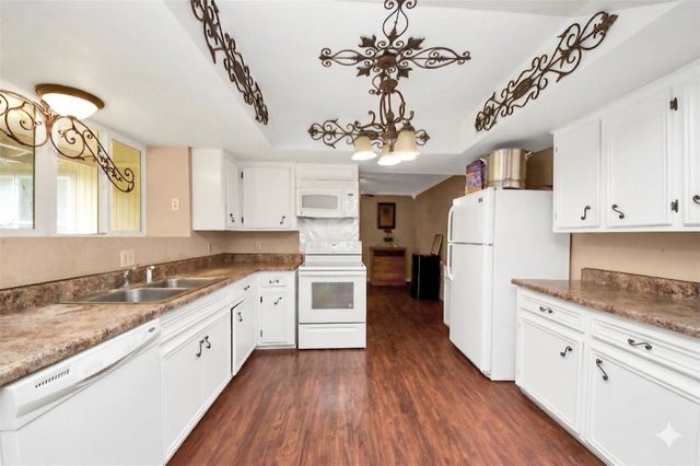 17106 Moss Oaks Drive, Conroe, TX 77385