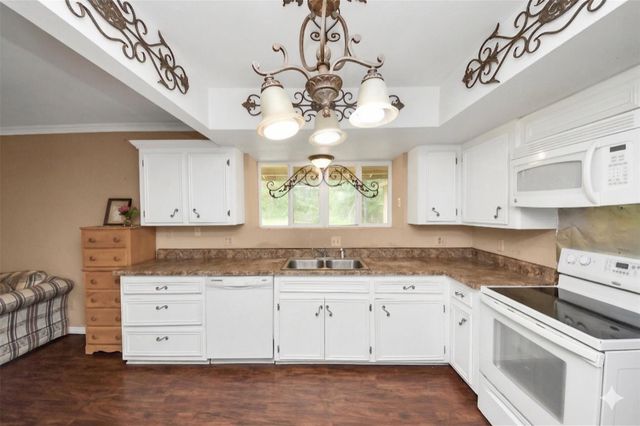 17106 Moss Oaks Drive, Conroe, TX 77385