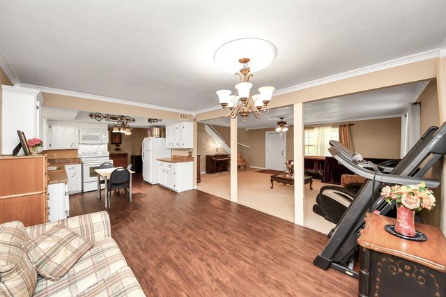 17106 Moss Oaks Drive, Conroe, TX 77385