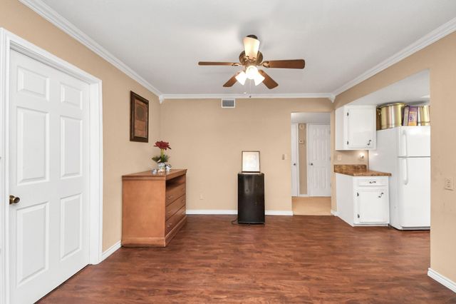 17106 Moss Oaks Drive, Conroe, TX 77385