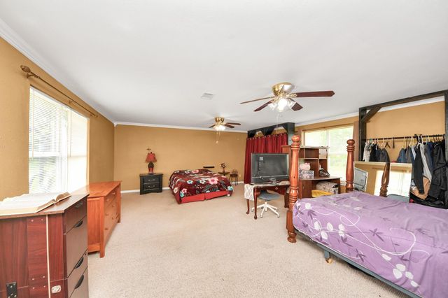 17106 Moss Oaks Drive, Conroe, TX 77385