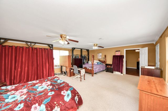 17106 Moss Oaks Drive, Conroe, TX 77385