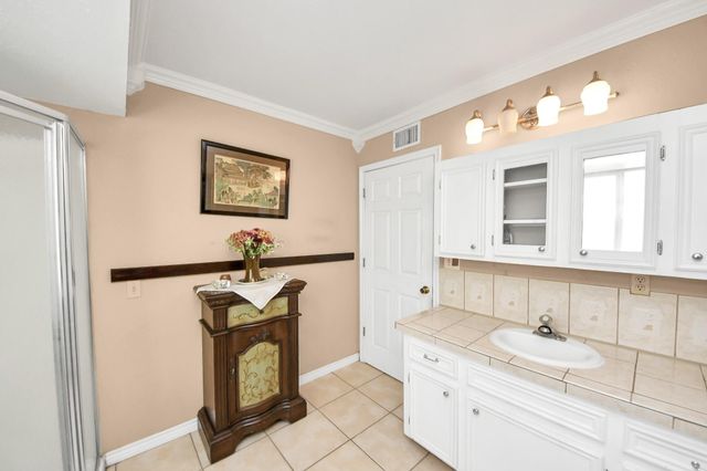 17106 Moss Oaks Drive, Conroe, TX 77385