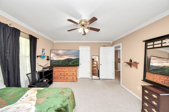 17106 Moss Oaks Drive, Conroe, TX 77385
