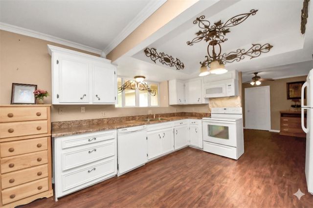 17106 Moss Oaks Drive, Conroe, TX 77385