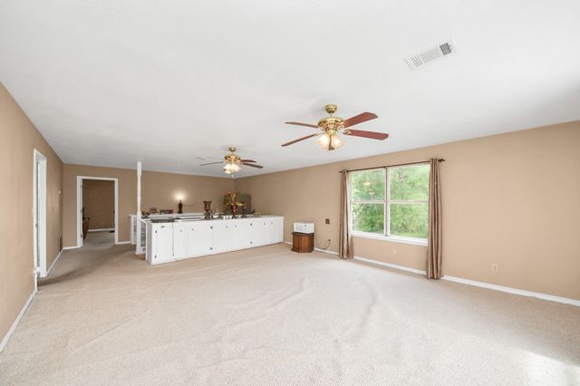 17106 Moss Oaks Drive, Conroe, TX 77385