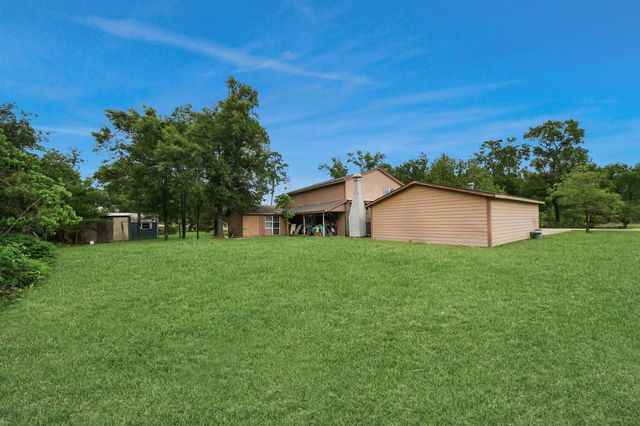 17106 Moss Oaks Drive, Conroe, TX 77385