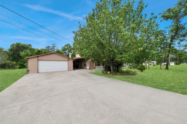 17106 Moss Oaks Drive, Conroe, TX 77385