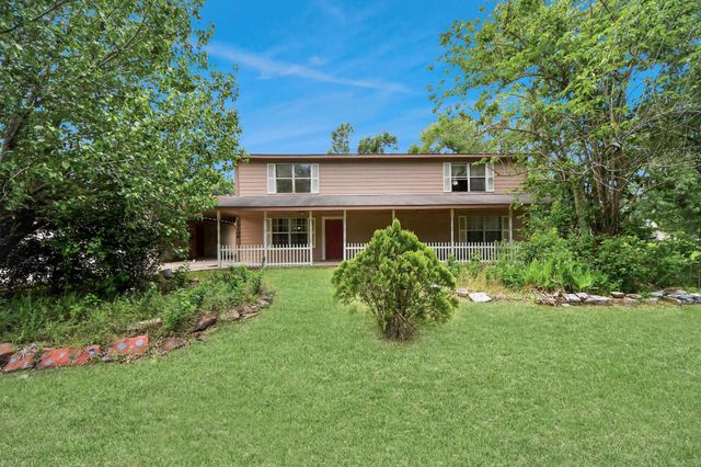 17106 Moss Oaks Drive, Conroe, TX 77385