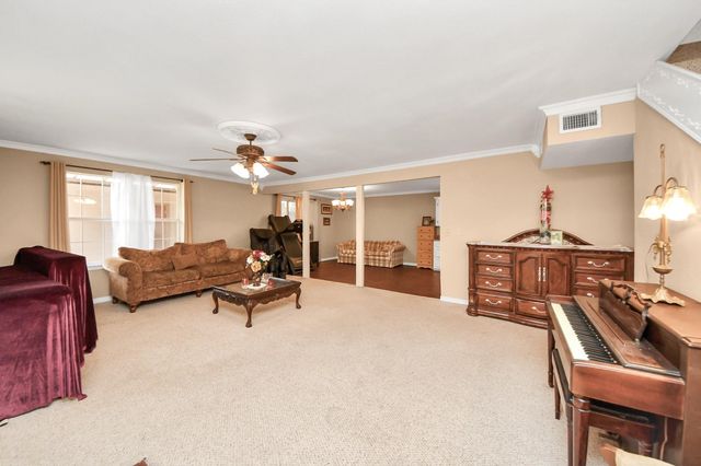 17106 Moss Oaks Drive, Conroe, TX 77385