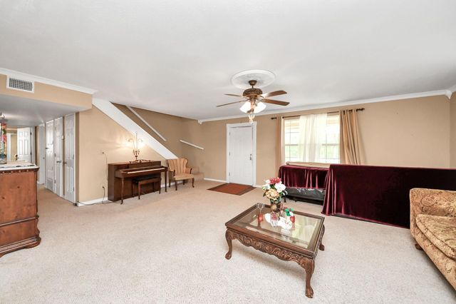 17106 Moss Oaks Drive, Conroe, TX 77385