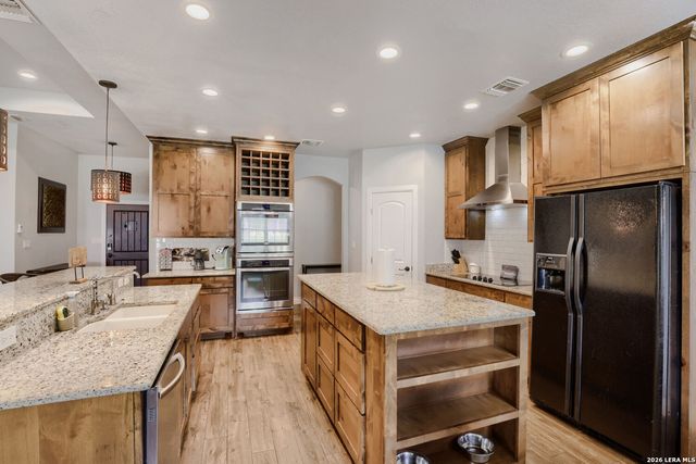 748 CANYON OAKS DR, Canyon Lake, TX 78133