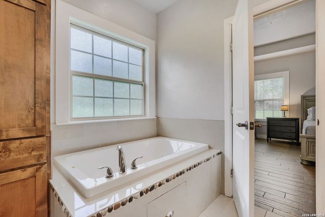 748 CANYON OAKS DR, Canyon Lake, TX 78133