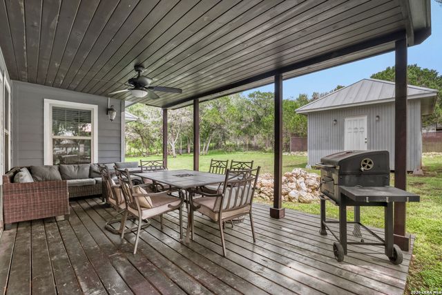 748 CANYON OAKS DR, Canyon Lake, TX 78133