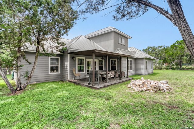 748 CANYON OAKS DR, Canyon Lake, TX 78133