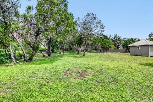 748 CANYON OAKS DR, Canyon Lake, TX 78133