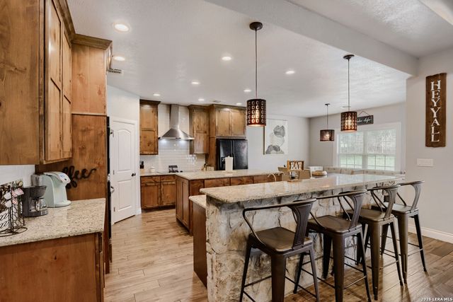 748 CANYON OAKS DR, Canyon Lake, TX 78133