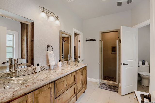748 CANYON OAKS DR, Canyon Lake, TX 78133