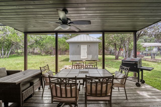 748 CANYON OAKS DR, Canyon Lake, TX 78133