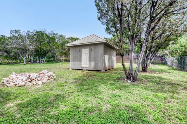748 CANYON OAKS DR, Canyon Lake, TX 78133