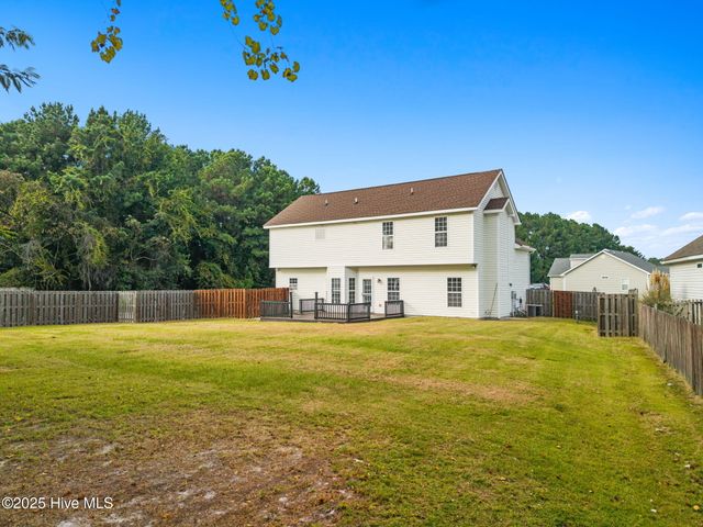 100 Brookside Court, Jacksonville, NC 28546