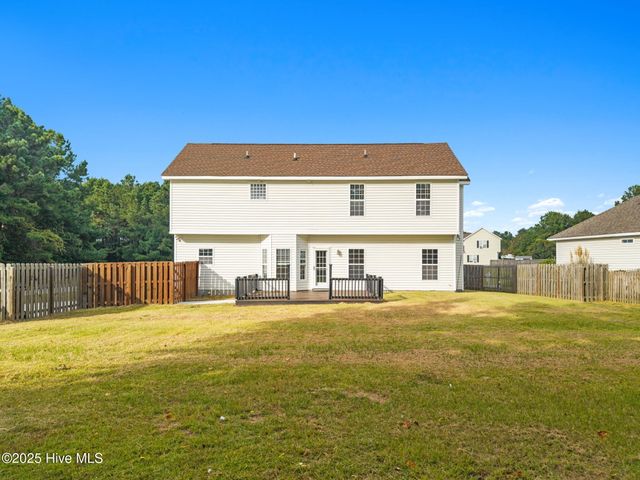 100 Brookside Court, Jacksonville, NC 28546