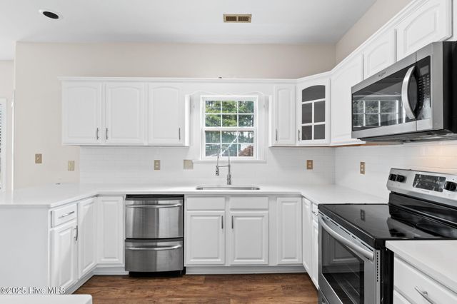 100 Brookside Court, Jacksonville, NC 28546