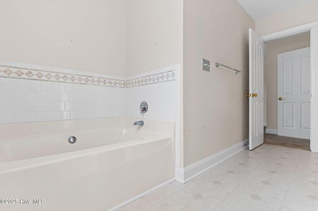 100 Brookside Court, Jacksonville, NC 28546