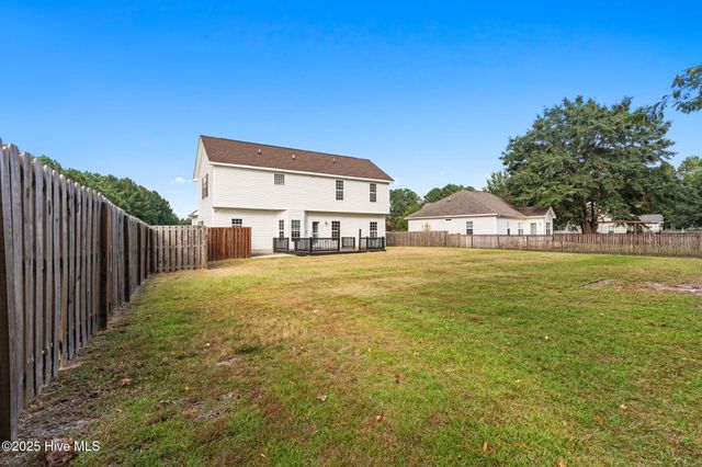 100 Brookside Court, Jacksonville, NC 28546