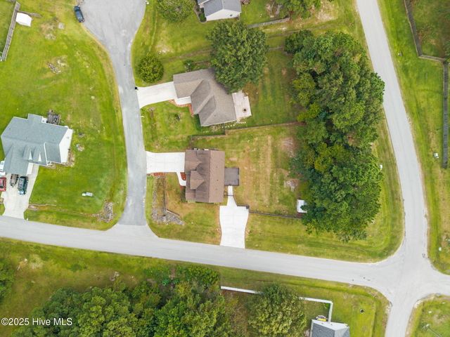 100 Brookside Court, Jacksonville, NC 28546