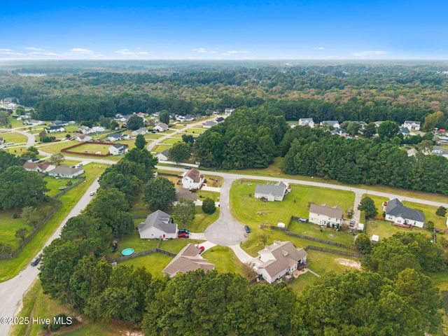 100 Brookside Court, Jacksonville, NC 28546