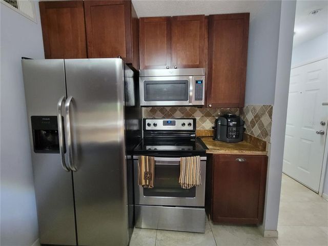 3921 SW 34TH STREET 2R, Gainesville, FL 32608