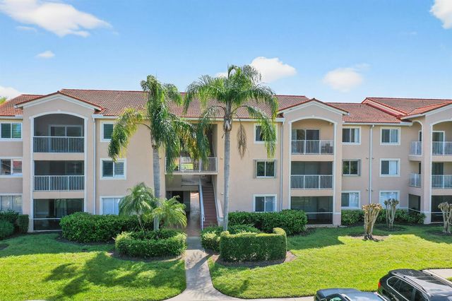 1640 N 42nd Circle Unit 305, Vero Beach, FL 32967