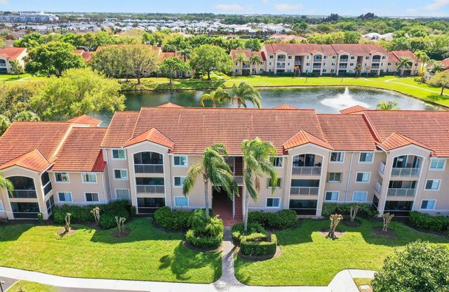 1640 N 42nd Circle Unit 305, Vero Beach, FL 32967