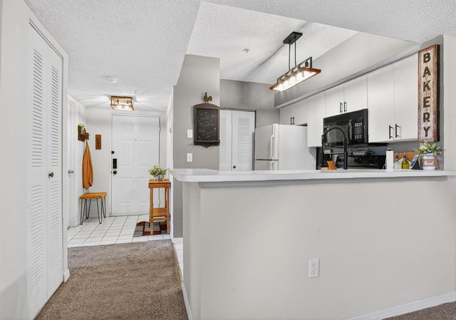 1640 N 42nd Circle Unit 305, Vero Beach, FL 32967