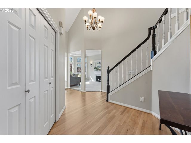 5707 RIDGETOP Ct, Lake Oswego, OR 97035