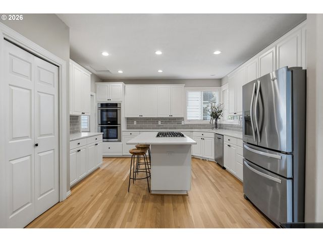 5707 RIDGETOP Ct, Lake Oswego, OR 97035