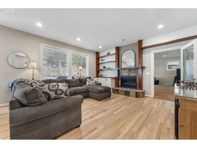 5707 RIDGETOP Ct, Lake Oswego, OR 97035