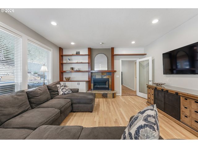 5707 RIDGETOP Ct, Lake Oswego, OR 97035