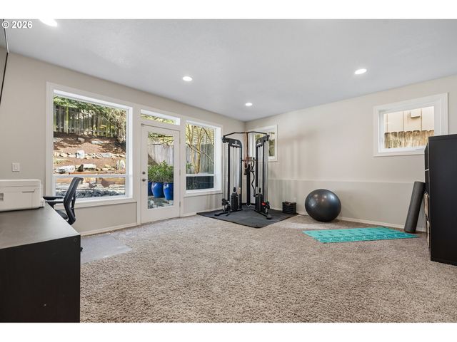 5707 RIDGETOP Ct, Lake Oswego, OR 97035