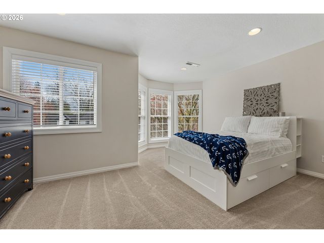 5707 RIDGETOP Ct, Lake Oswego, OR 97035