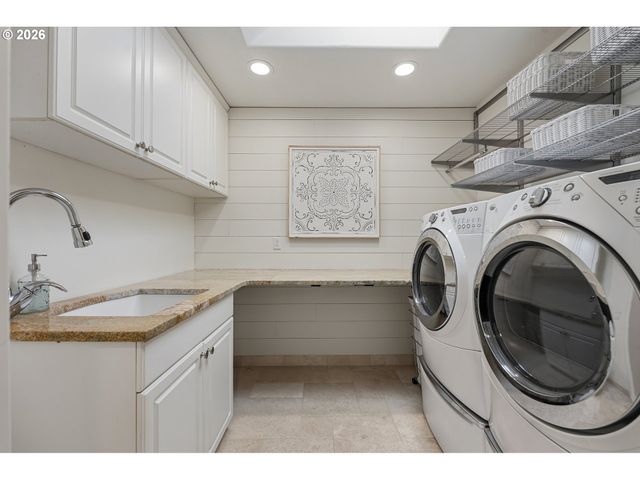 5707 RIDGETOP Ct, Lake Oswego, OR 97035