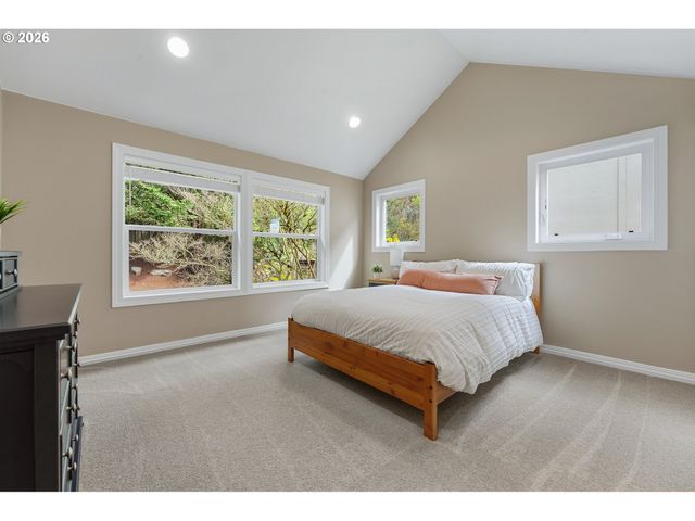 5707 RIDGETOP Ct, Lake Oswego, OR 97035