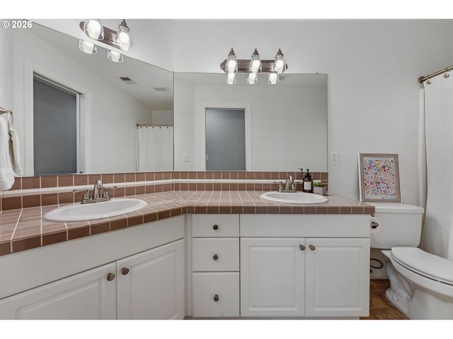 5707 RIDGETOP Ct, Lake Oswego, OR 97035