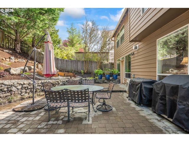 5707 RIDGETOP Ct, Lake Oswego, OR 97035