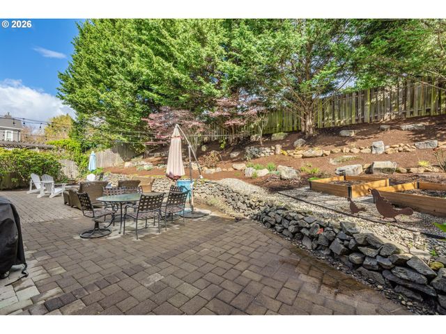 5707 RIDGETOP Ct, Lake Oswego, OR 97035