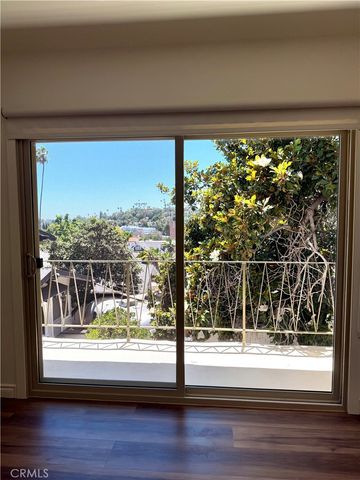1651 Golden Gate 9, Los Angeles, CA 90026
