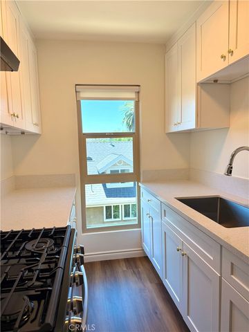 1651 Golden Gate 9, Los Angeles, CA 90026